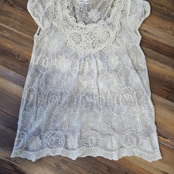 Ultra Pink Cream Lace Blouse - Picture 1 of 3